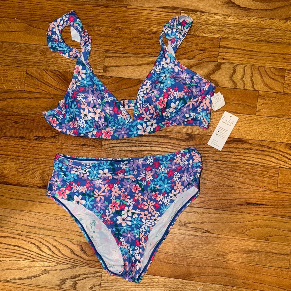 NWT Cupshe high waisted Floral ruffle Bikini Set in Blue/Pink. Sz-M bottom L-top